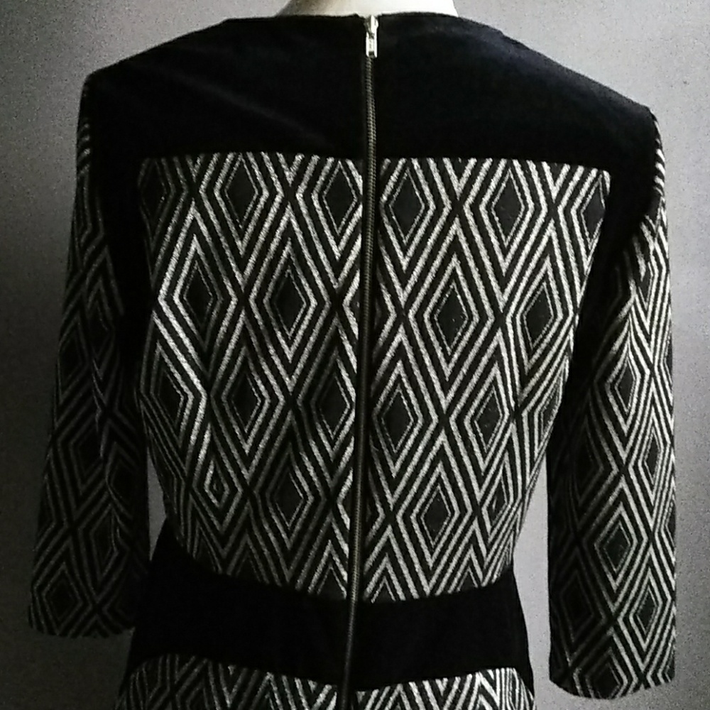 The Limited Black/Gold Dress - Picture 5 of 5